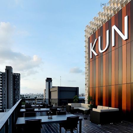 Kun Hotel Taichung Exteriör bild