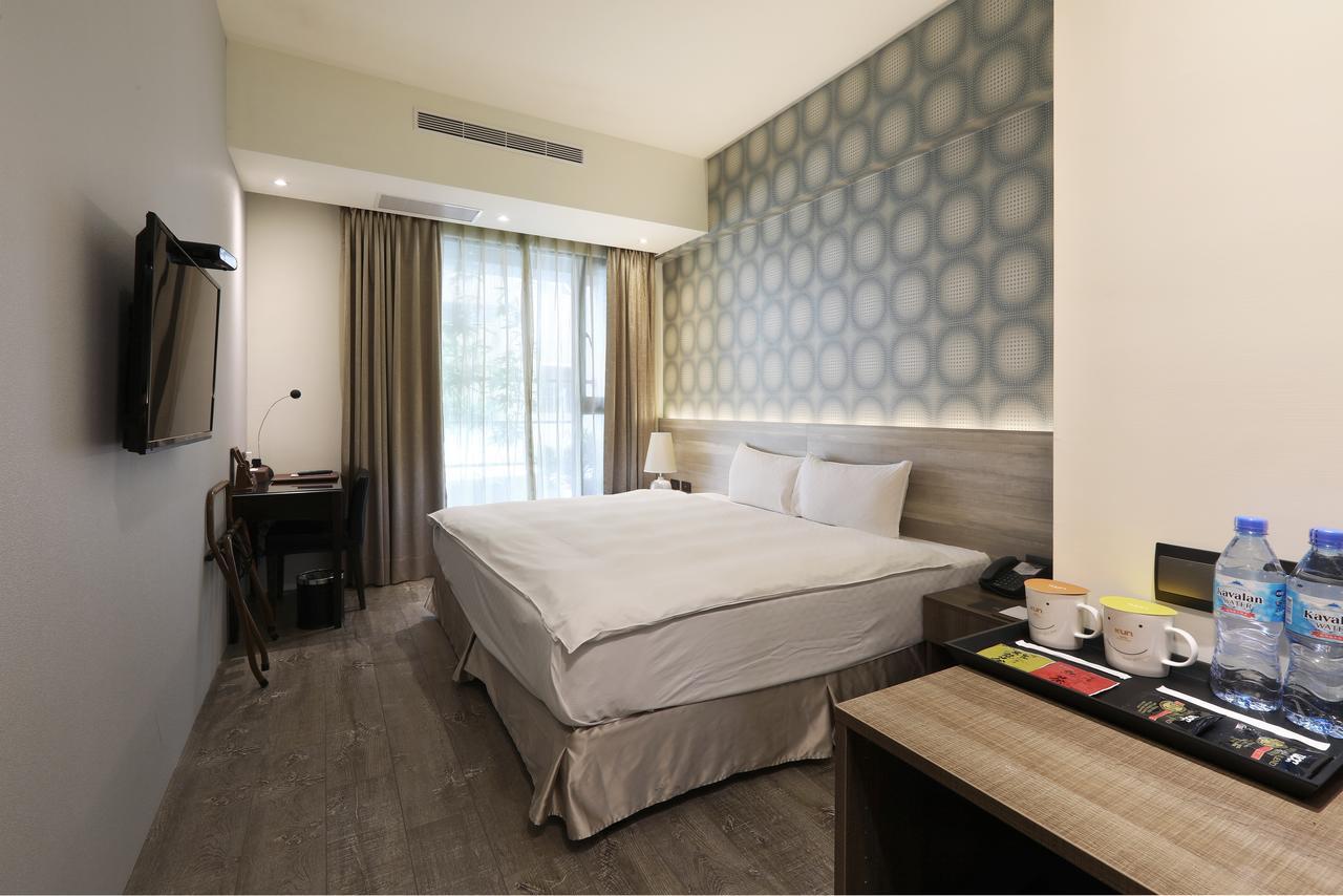 Kun Hotel Taichung Exteriör bild